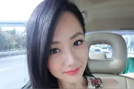 端庄大气的美人白冰图片