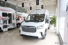 适合夫妻2人旅行的房车，国六2.0T自动挡，吃住洗澡都满足图片