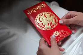 婚礼举行到一半，新郎接了个电话就消失了……图片
