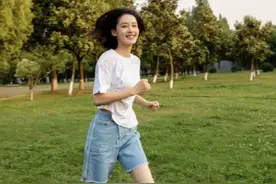 被于妈暗cue、躺枪却一言不发的李沁，许久不见竟憔悴成这样？图片