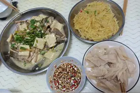 山东农村过年必备？这样的肉冻简单好做，最后成形图片太有食欲了图片