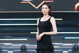 《Road to Kingdom》制作发表会，MC李多喜黑色长裙体现简约美图片