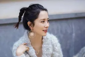 海清哪像奔五的人，穿毛衣开衫配针织裙时髦，一点小肚腩都没有图片