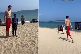 篮球运动员周琦近照曝光，穿红色泳裤太滑稽，肚子肥肉突出引群嘲图片