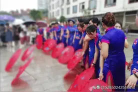 烟雨蒙蒙江南旗袍秀风韵犹存，温馨了岁月，美了时光与你相约而来图片