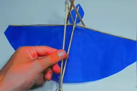 牛人用简单的材料制作无线风筝，没想到真的飞起来了，太牛了视频封面