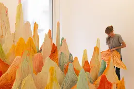 用色彩、石膏和纸制作的立体风景，这雕塑好美！图片