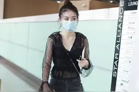 露脐装算什么？今年“露内衣”才厉害，瞧徐璐透纱衫配牛仔裤好美图片