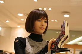 “机器人女友”爆红，备受青睐的身后，反映了什么问题？图片
