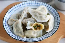 调饺子馅，用生油好还是熟油好？教你正确做法，饺子吃着更香图片