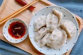 白菜馅饺子好吃有秘诀，掌握6点，饺子鲜嫩多汁，一大盘都不够吃图片
