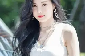 木秀于林 风必摧之图片