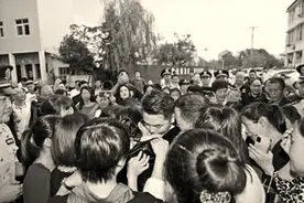 陕西汉中男童2岁1个月大时在商场与父母走失被拐，团圆这一刻他们等待了29年图片
