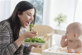 哺乳妈妈不能吃什么？真正要「忌口」的，是这2种图片