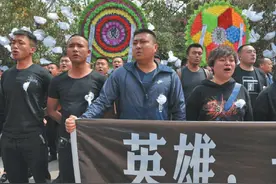 凉山火灾幸存消防员：每晚梦见 18 岁牺牲小战士说“拉我一把”图片