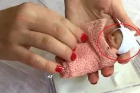 14年过去了，还记得世界上最小的婴儿吗？如今她美得不像话图片