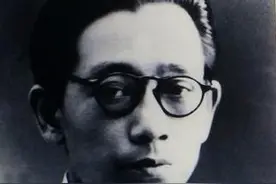 周恩寿被提前退休，4个孩子要上学，周恩来每月拿一半工资接济他图片