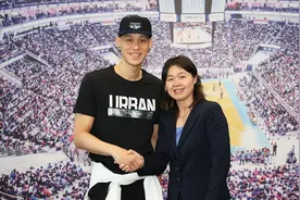 秦晓雯亲承：签球员补强阵容+提拔新人！两后卫+混血中锋恐遭放弃图片