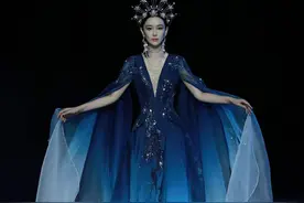 古风品牌盖娅传说诠释绝美中国风！张馨予一席深V礼服，美轮美奂图片