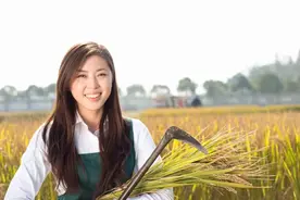 为什么有些农村留守女人突然爱打扮自己了？是什么信号？该怎么办图片