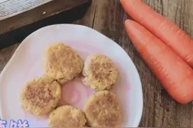 夏秋之交的应季美食 香煎藕饼来啦！图片