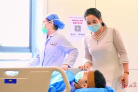 阿卜杜艾尼的眼睛牵动众人心图片