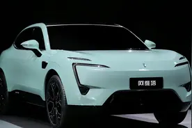 华为、宁德时代和长安汽车的阿维塔 E11 卖30万，零百加速3秒多图片