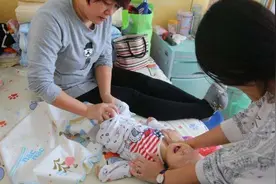 年近50还生二胎，是种什么体验？高龄宝妈：生了孩子后，害怕变老图片