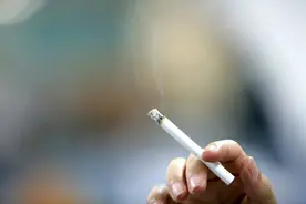 每五个人就有一人吸烟，全国性控烟力度加大，10元香烟越来越少图片