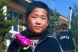 一代传奇盗贼：悬赏5000万，97万人追捕，入狱后韩国人都替他求情图片