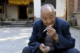 老人言：男占三八必发，女占三八必寡！“三八”指的是啥？图片