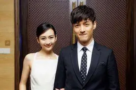 胡歌和谁合影都没有夫妻相，唯独遇见王晓晨，不和她结婚可惜了图片