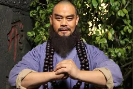 晋松：运动员转当演员，娶小11岁妻子，恩爱16年，一儿一女惹人羡图片
