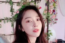 《小苹果》女主裴涩琪结婚了！婚纱照曝光身材曼妙，新郎小她2岁图片