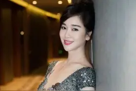 精明的金巧巧，温驯的左小青，那些挤进豪门大青衣背后的男人女人图片