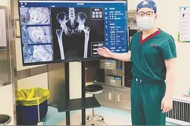 拍“说骨答疑”短视频走红网络！哈尔滨医生耿硕的多面人生图片