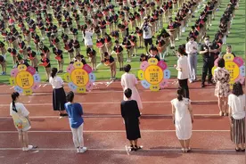 小学举行别样开学典礼：编钟奏乐行拜师礼图片