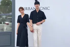 颜色不一致怎么秀恩爱，20套温暖明亮的情侣搭配，照着穿就很美图片