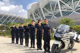 夏练三伏！“奥利奥”女骑警的“成团”之路图片