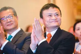马云经常换手机，为什么只喜欢用iPhone，而不用国产的华为？图片