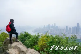 重庆南山上有一个超级无敌的观景台，山路陡峭普通游客最好不要去图片