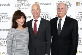 最憋屈的父亲，干了一辈子底层工作，去世前才知道儿子是千亿富豪图片