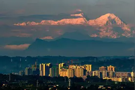 在蒲江遥望雪山，感受盆地到天庭的视角图片