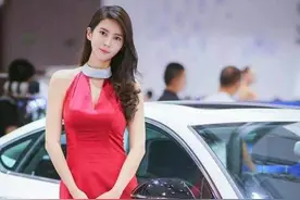 火辣模特钟鹿纯，前前任王思聪，前男友CBA硬汉，恋爱后状态断崖图片