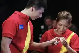 马龙刘诗雯碰拍微笑上热搜，有多少人被老将治愈？图片