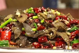 大厨很快，只用5秒钟！教你速成毛肚吃法，香辣过瘾，口感刚好图片