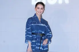 “天王嫂”昆凌穿衣也有气场，牛仔衬衫配长裙好复古，很有日式感图片