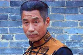 老戏骨拍戏34年，不用剧本临场发挥，拿5次影帝，今61岁酒量惊人图片