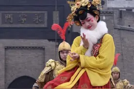 不倒翁小姐姐扮小哥哥，人称更儒雅：意外抖音走红，5天吸粉百万图片