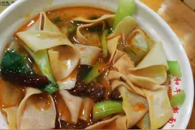 安徽靓女卖非遗小吃，板面7元1碗还带羊肉，学员都有几千个图片